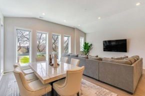 7 Mi to Downtown Luxe Chicago Condo
